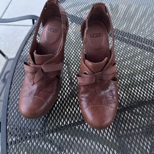 UGG Brown Leather Flats with Classic Loafer Style
